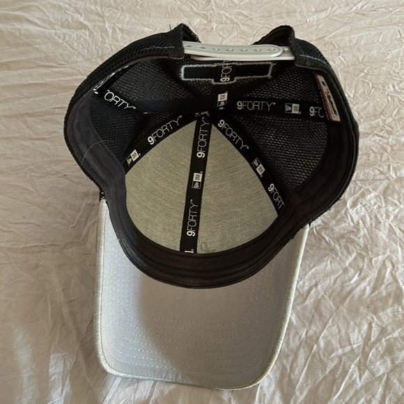 NY YANKEES HAT - Picture 4 of 5